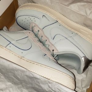 Nike Air Force 1 6Y/7.5W NWT